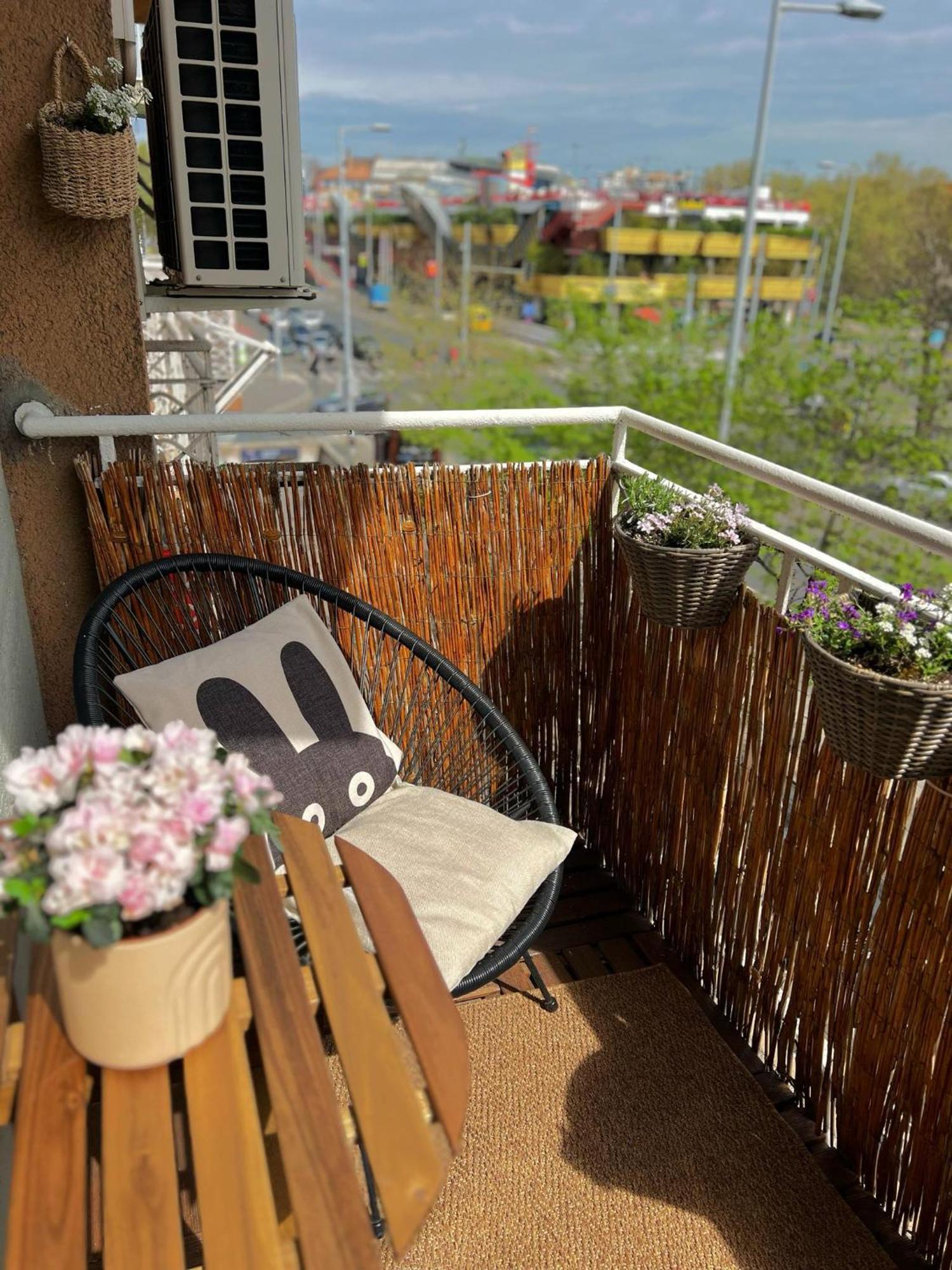 West Budapest Apartman Exterior photo